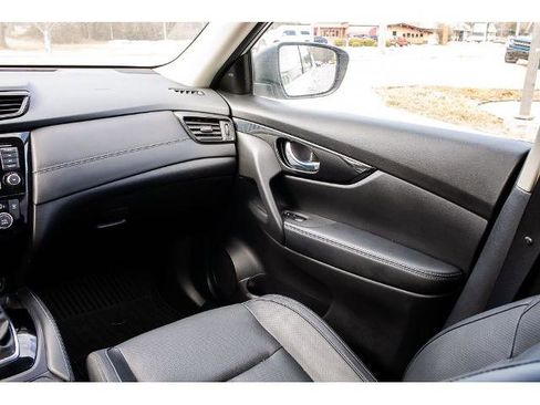 Used 2018 Nissan Rogue SL image 15