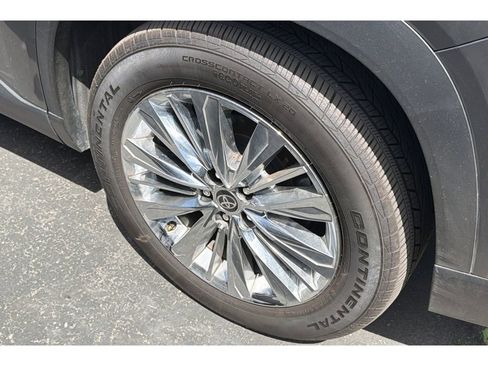 Certified 2025 Toyota Grand Highlander AWD image 4