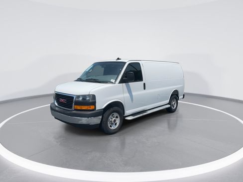 Used 2025 GMC Savana 2500 w/ Driver Convenience Package RWD image 5