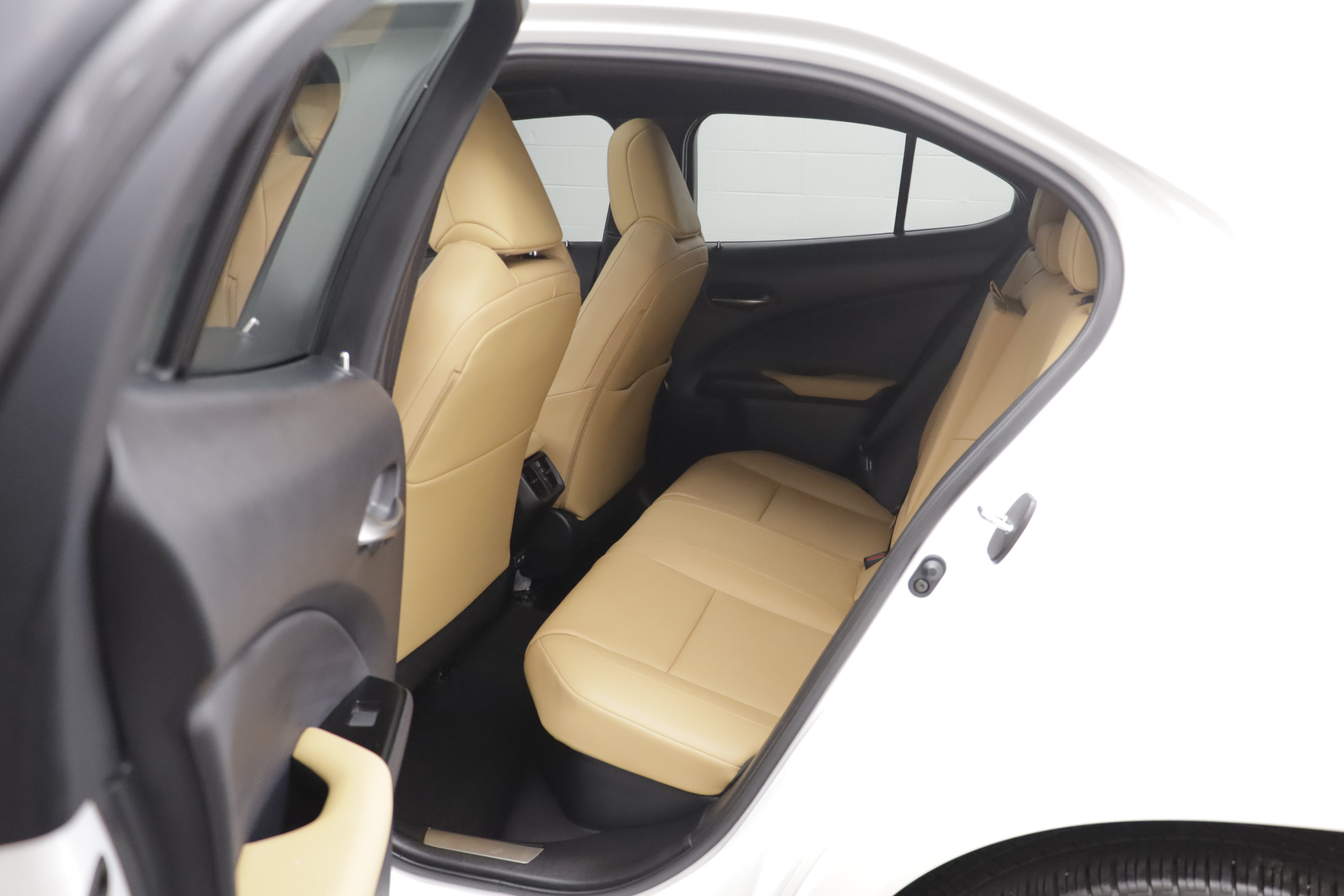 Used 2023 Lexus UX 250h AWD w/ Accessory Package (Z2) image 14