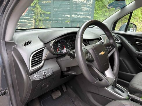 Certified 2022 Chevrolet Trax LT w/ Sport Edition AWD/4WD image 10