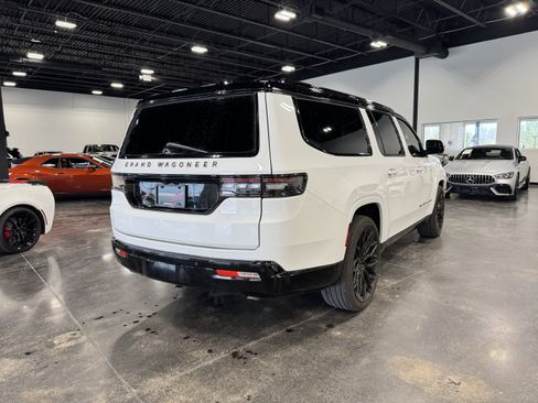 Used 2025 Jeep Grand Wagoneer L Series III w/ Quick Order Packagew 28T image 3