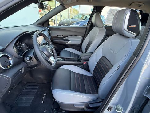 Used 2023 Nissan Kicks SR w/ SR Premium Package FWD image 14