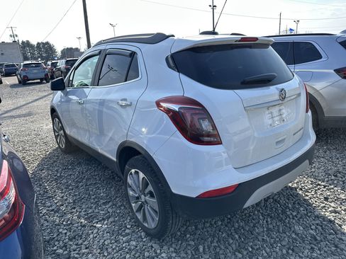 Used 2020 Buick Encore Preferred image 3
