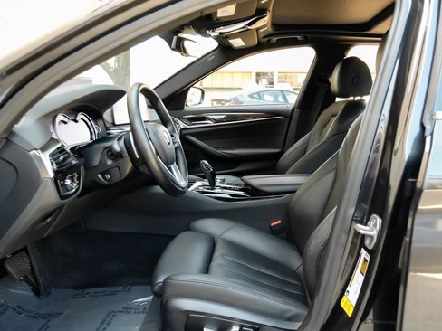 Used 2018 BMW 530i RWD image 3