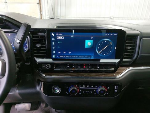 Used 2024 Chevrolet Silverado 1500 LT image 19