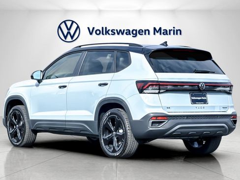 New 2026 Volkswagen Taos SE image 3