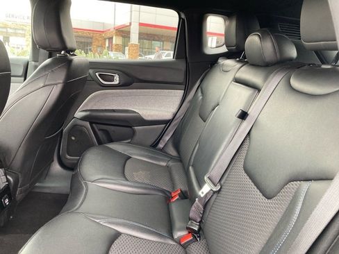 Used 2024 Jeep Compass Latitude image 8