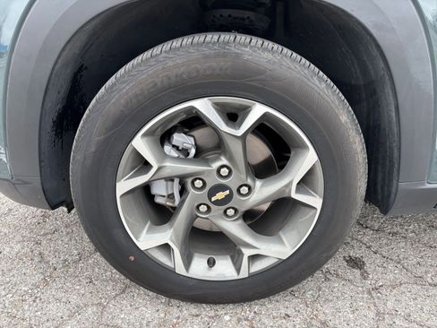 Used 2025 Chevrolet Trax LT image 28