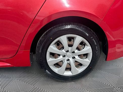 Used 2020 Toyota Corolla LE FWD image 30