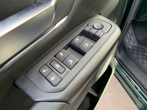 New 2026 RAM 1500 4x4 Crew Cab image 11