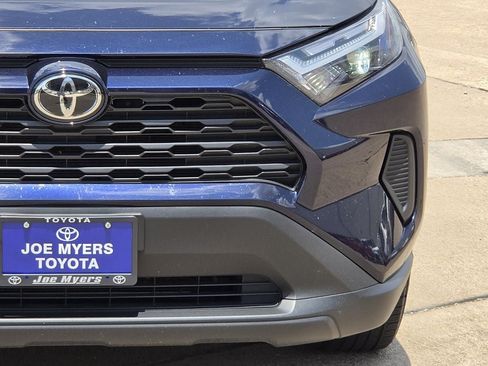 Used 2025 Toyota RAV4 XLE w/ Convenience Package FWD image 4