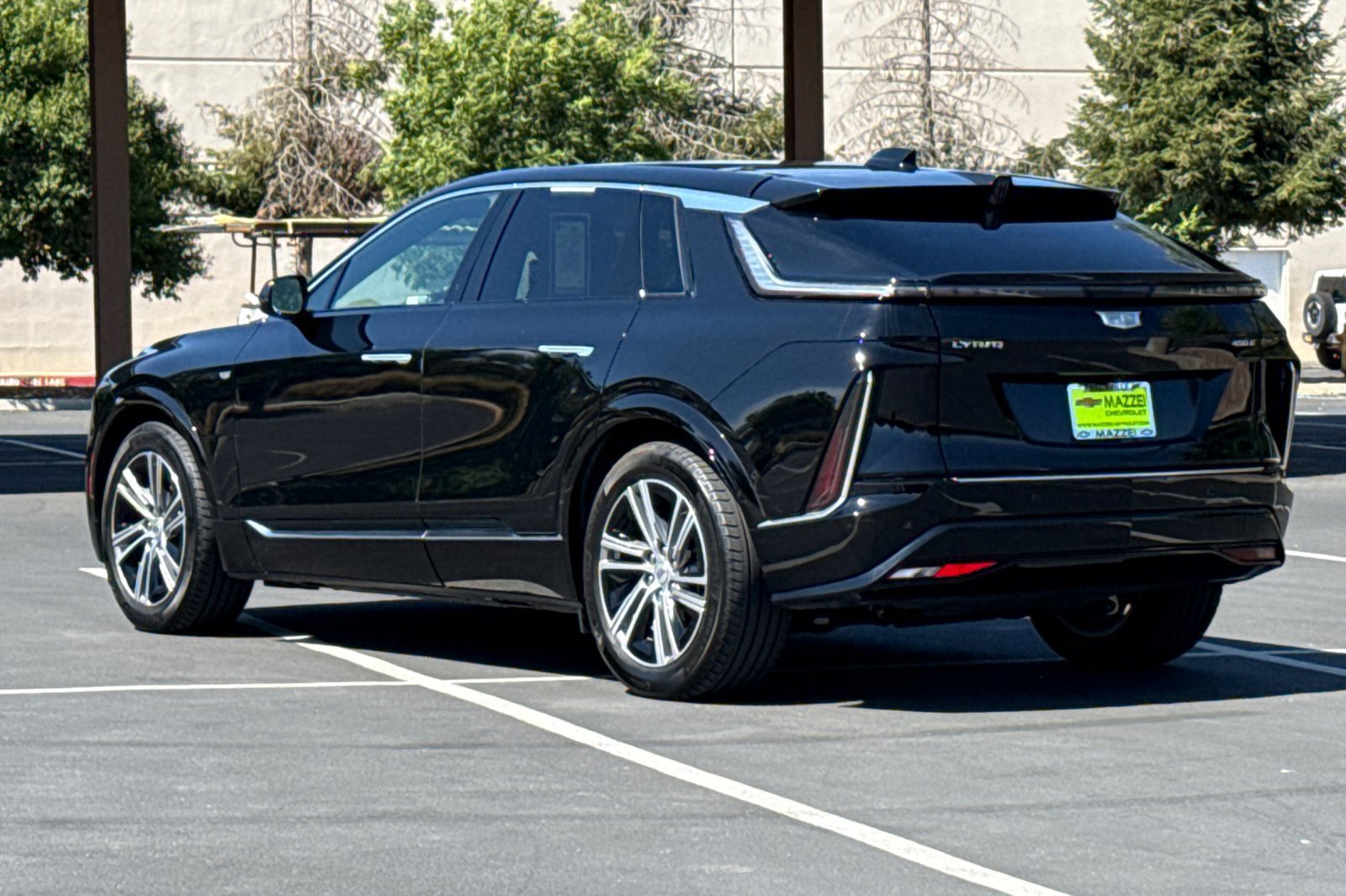 Used 2024 Cadillac Lyriq Luxury RWD image 3