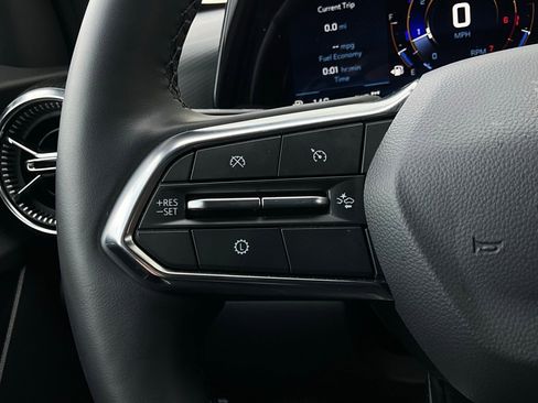 Used 2025 Chevrolet Equinox LT image 31