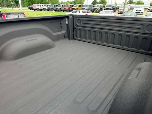 Used 2025 RAM 2500 Big Horn AWD/4WD image 11