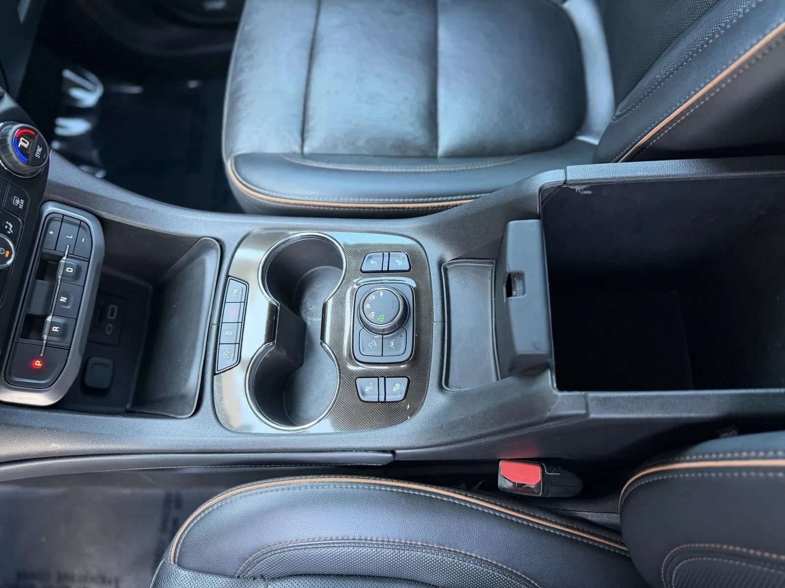 Used 2022 GMC Acadia AT4 w/ Technology Package AWD/4WD image 43
