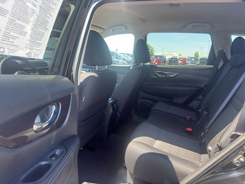 Used 2018 Nissan Rogue SV AWD/4WD image 29