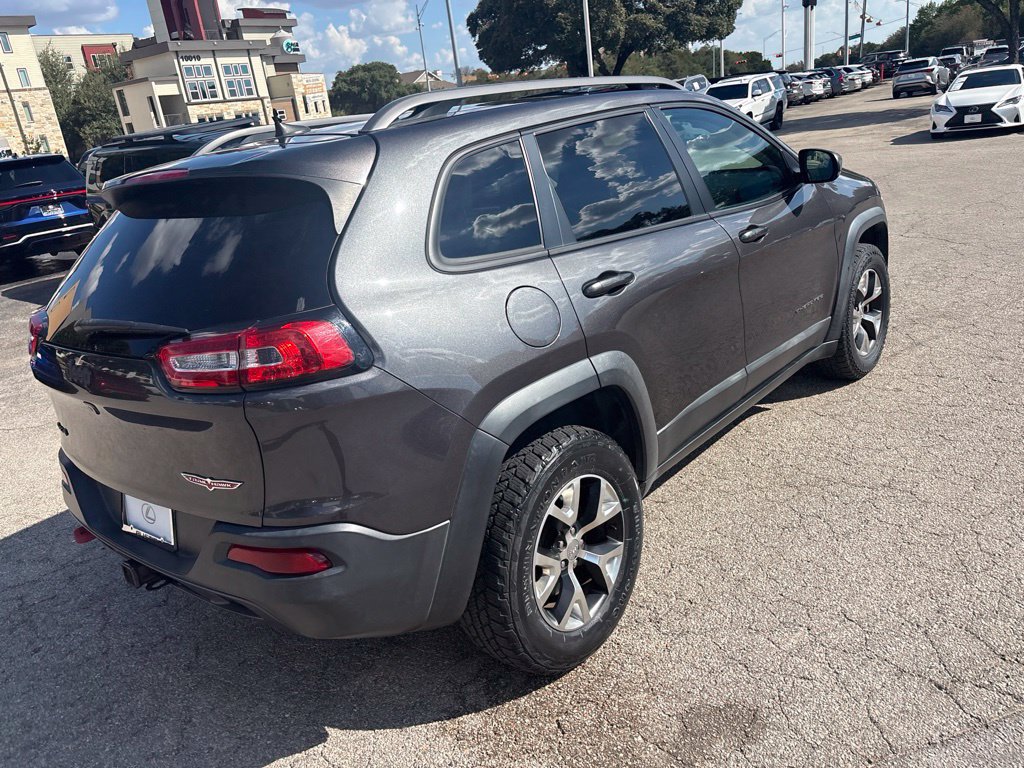 Used 2017 Jeep Cherokee Trailhawk AWD/4WD image 5