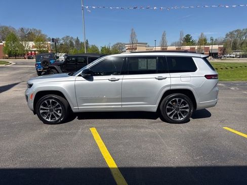 Certified 2025 Jeep Grand Cherokee L Overland w/ Advanced Protech Group III AWD/4WD image 4