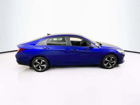 Used 2023 Hyundai Elantra SEL w/ Convenience Package FWD image 4