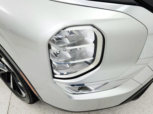 Used 2022 Mitsubishi Outlander ES FWD image 26