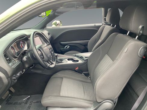 Used 2023 Dodge Challenger SXT RWD image 9