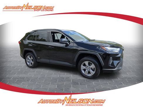 Used 2023 Toyota RAV4 LE AWD/4WD image 1