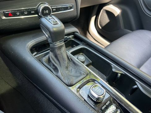 Used 2020 Volvo XC90 T5 Momentum w/ Protection Package Premier image 30