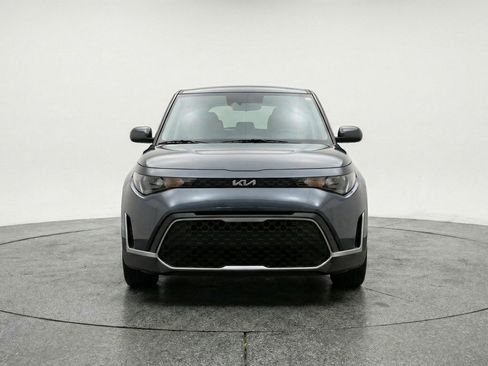 Used 2025 Kia Soul LX w/ LX Technology Package image 2