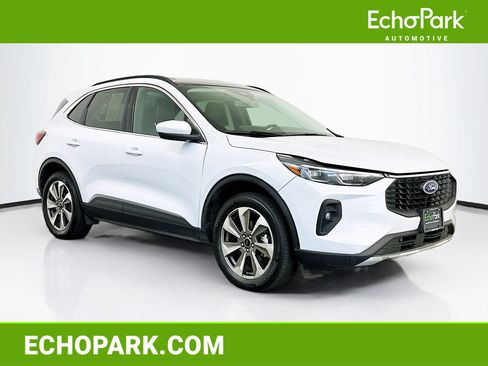 Used 2025 Ford Escape Platinum AWD/4WD image 1