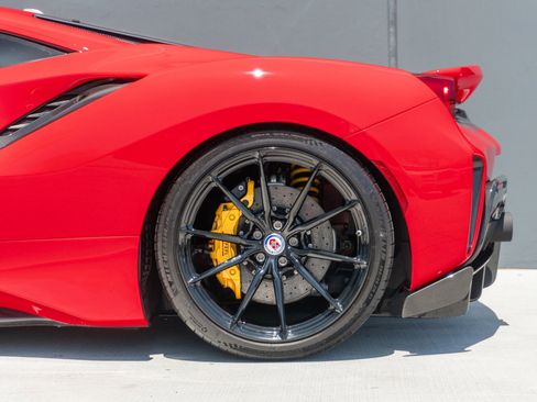Used 2019 Ferrari 488 Pista Coupe RWD image 18