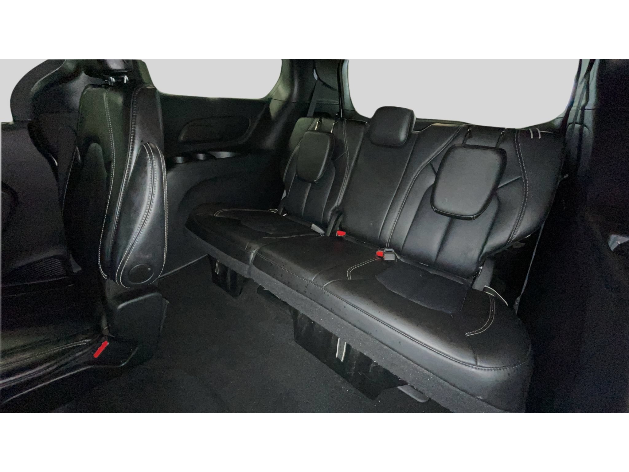 Used 2026 Chrysler Pacifica Select FWD image 16