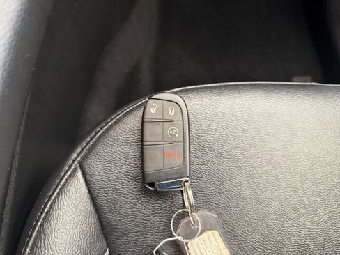 Used 2025 Jeep Compass Limited AWD/4WD image 18