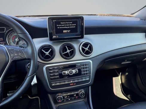 Used 2015 Mercedes-Benz GLA 250 4MATIC image 6