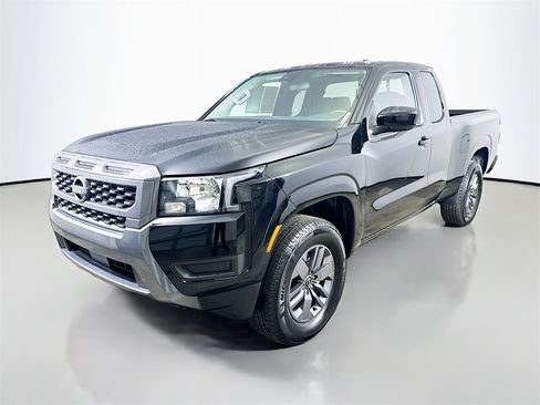 Used 2025 Nissan Frontier SV image 3