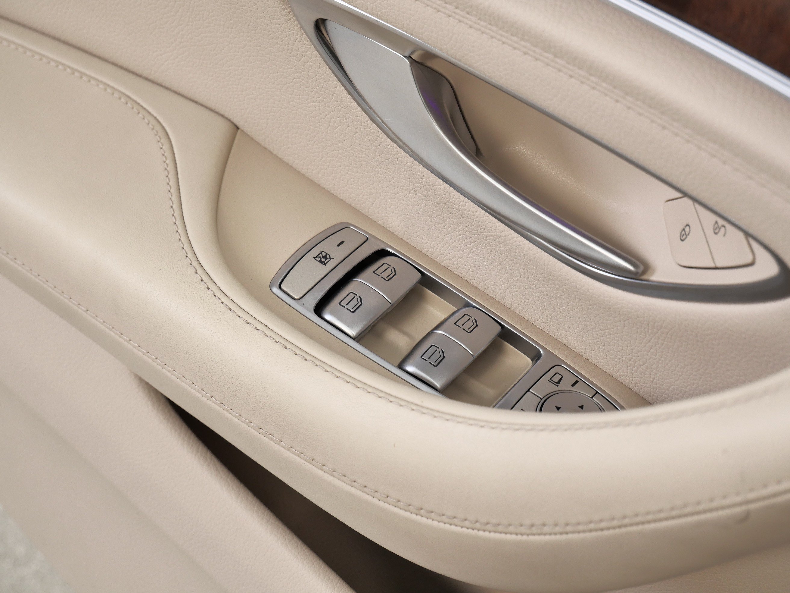 Used 2018 Mercedes-Benz E 300 image 29