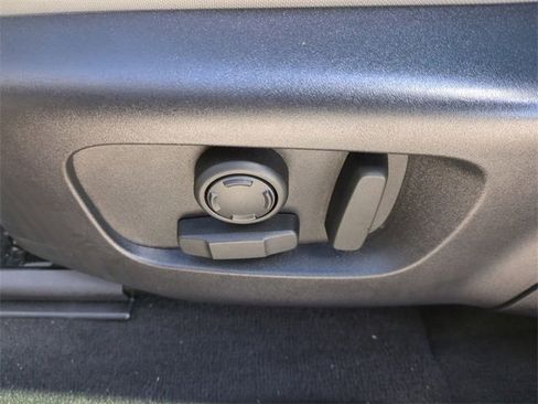 Used 2023 Land Rover Range Rover Evoque S image 22