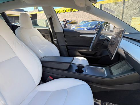 Used 2023 Tesla Model 3 Standard Range image 19