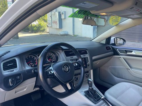 Used 2015 Volkswagen Golf S FWD image 13