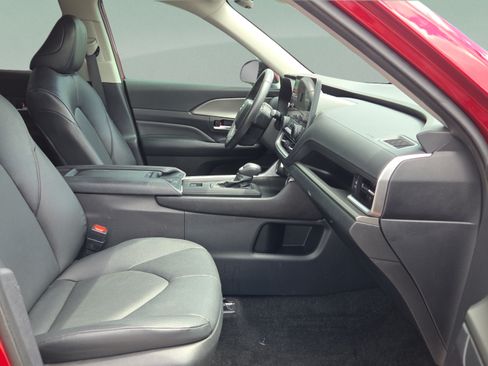 Certified 2024 Toyota Grand Highlander FWD image 18