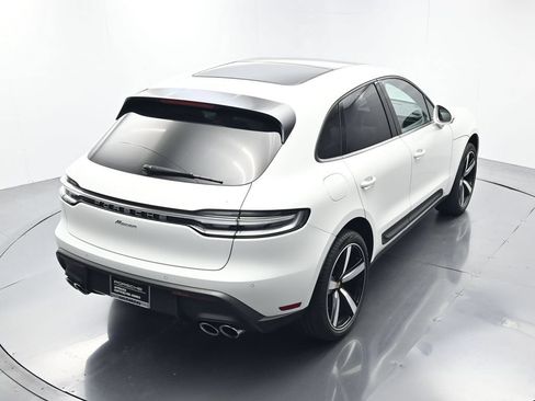 Certified 2025 Porsche Macan AWD/4WD image 39