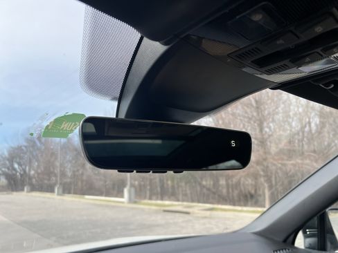 Certified 2023 Volkswagen Tiguan SE R-Line image 24