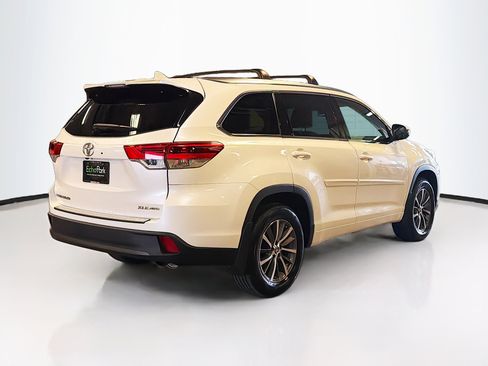 Used 2018 Toyota Highlander XLE w/ Protection Package #3 image 9