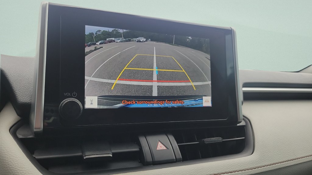 Used 2024 Toyota RAV4 XLE FWD image 17