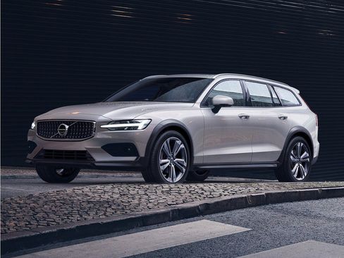 Used 2020 Volvo V60 T5 Cross Country w/ Protection Package AWD/4WD image 1