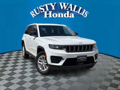 Used 2024 Jeep Grand Cherokee Laredo X w/ Luxury Tech Group I AWD/4WD image 1