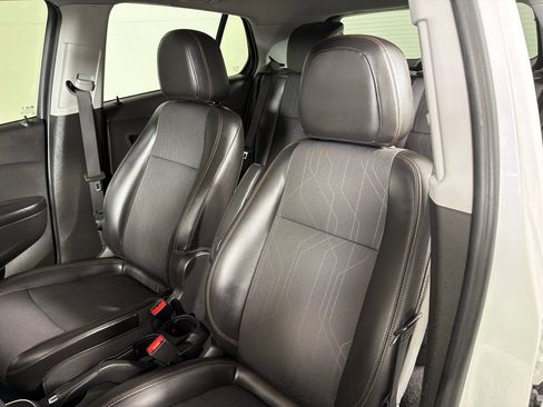 Used 2021 Chevrolet Trax LT FWD image 11