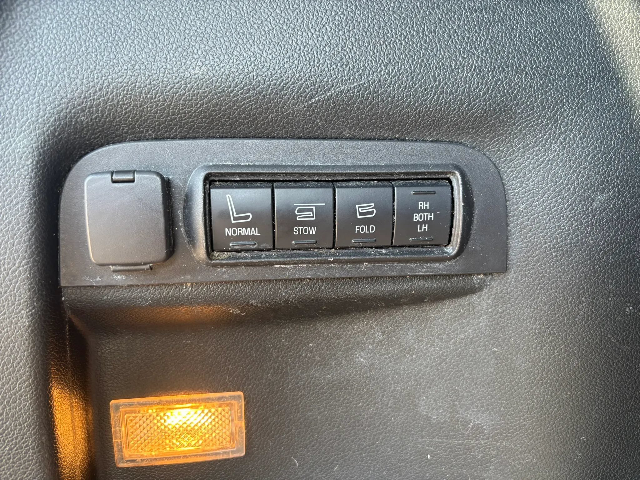 Used 2018 Ford Explorer Limited w/ Equipment Group 301A FWD image 35