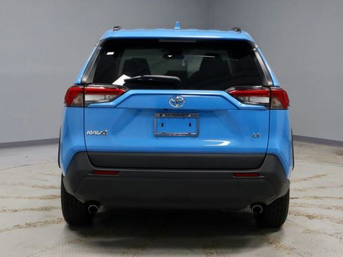 Used 2021 Toyota RAV4 LE FWD image 9