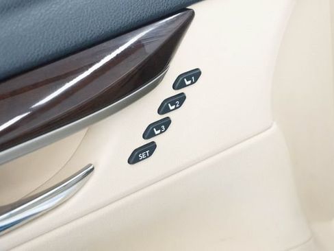 Used 2013 Lexus ES 350 w/ Luxury Pkg FWD image 5